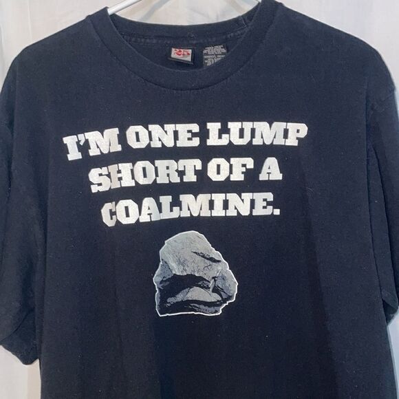 Dec. 25 graphic T Shirt - Picture 2 of 9